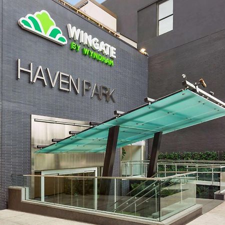Wingate By Wyndham Bronx Haven Park Hotel New York Exterior photo