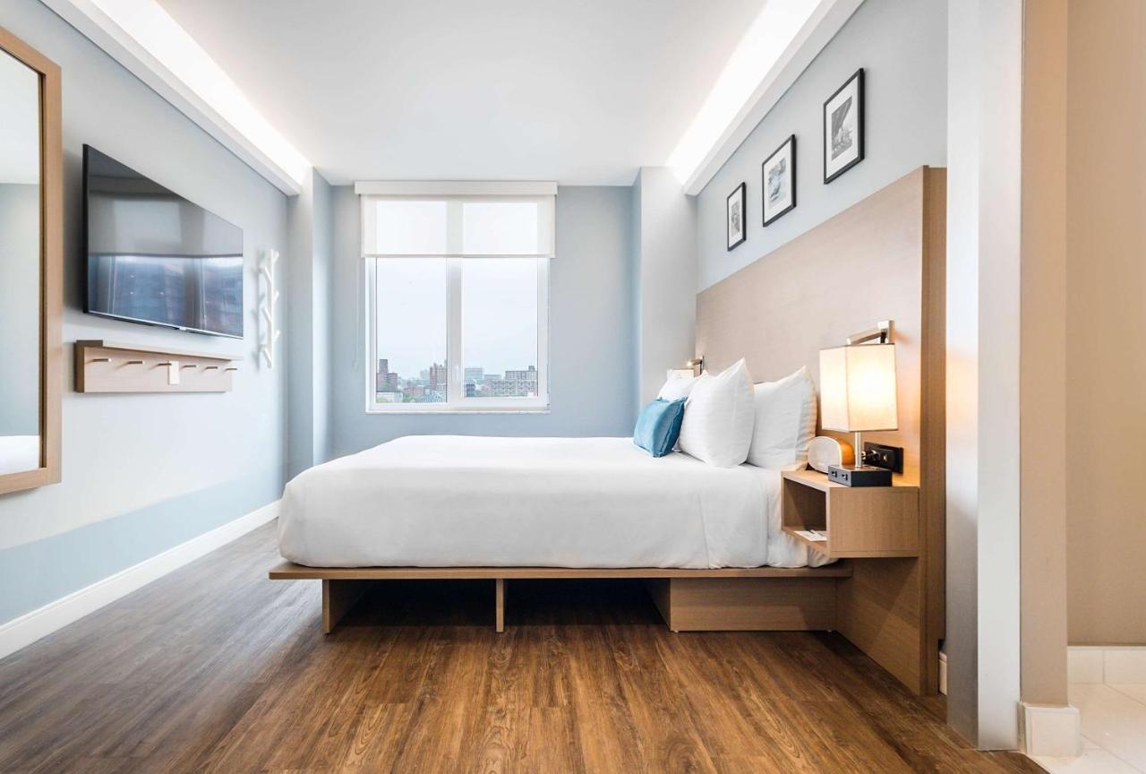 Wingate By Wyndham Bronx Haven Park Hotel New York Exterior photo