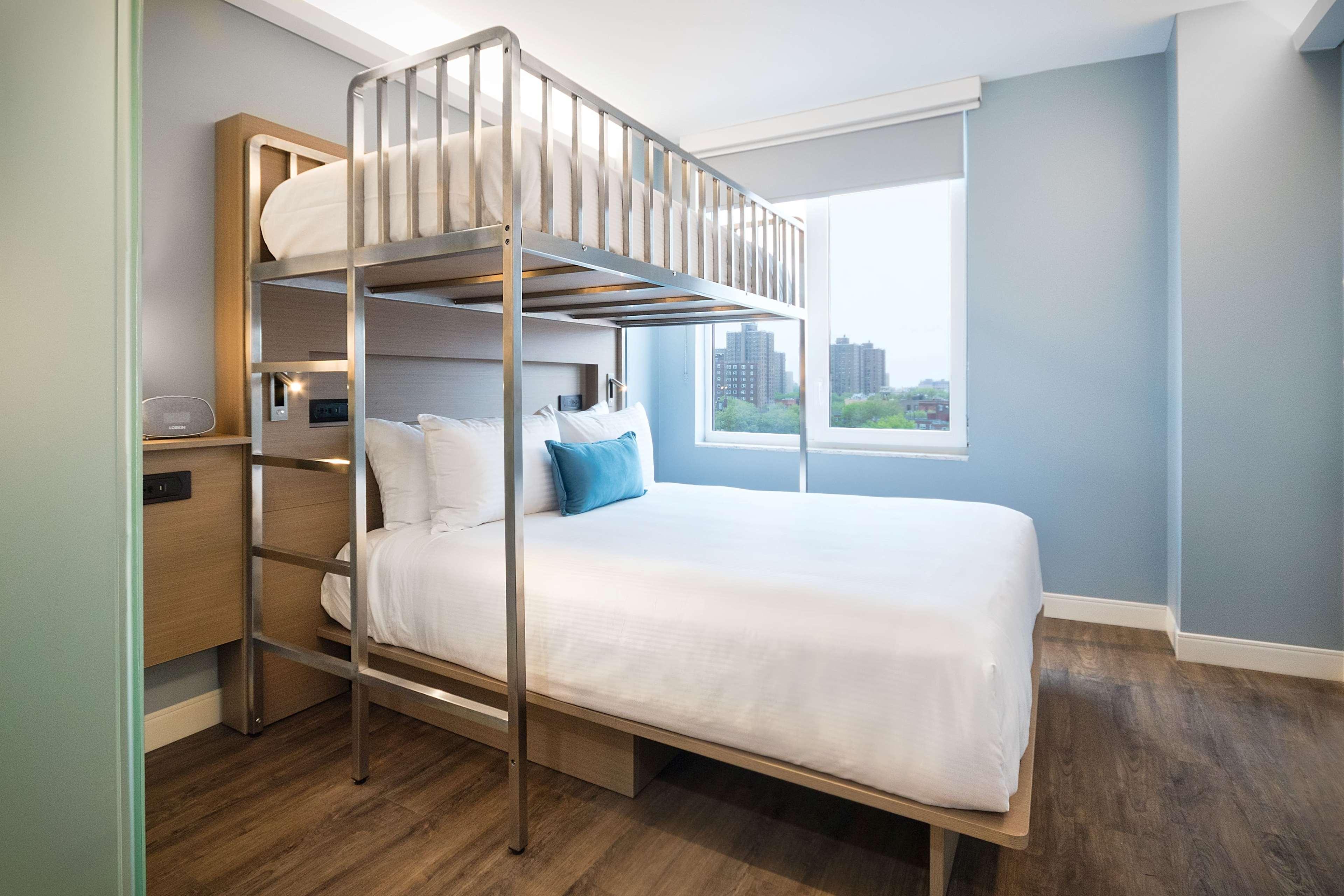 Wingate By Wyndham Bronx Haven Park Hotel New York Exterior photo