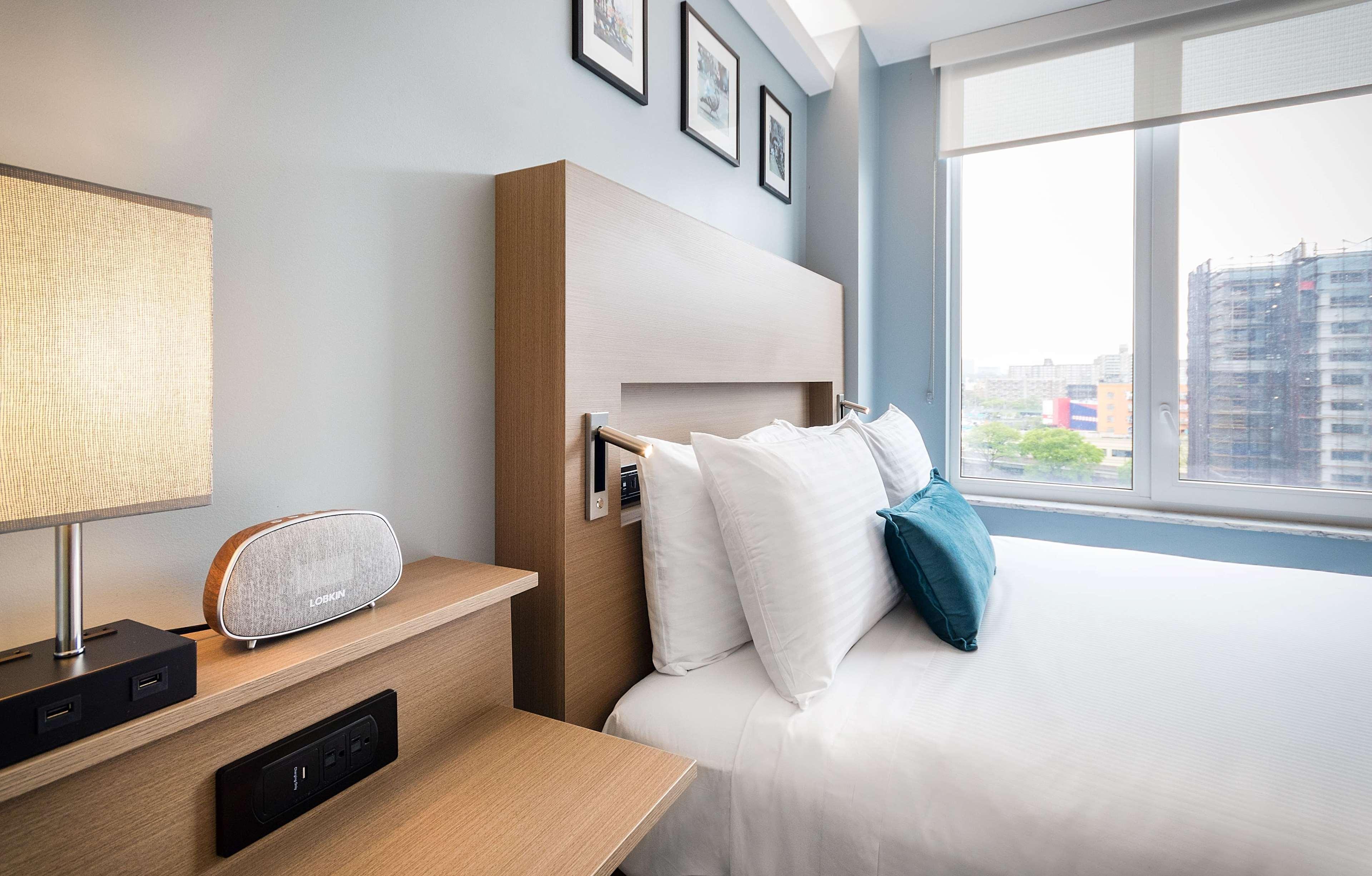 Wingate By Wyndham Bronx Haven Park Hotel New York Exterior photo