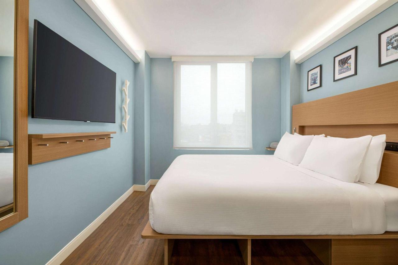 Wingate By Wyndham Bronx Haven Park Hotel New York Exterior photo