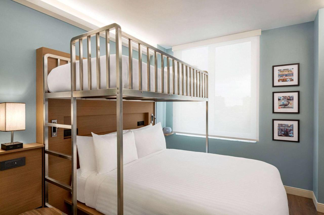 Wingate By Wyndham Bronx Haven Park Hotel New York Exterior photo