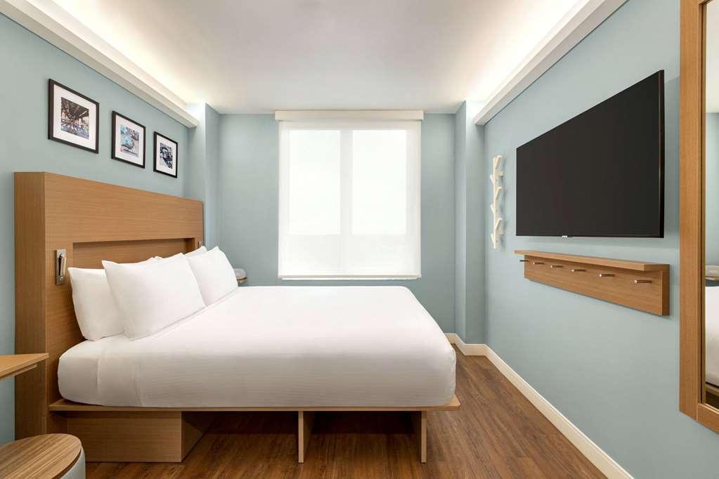 Wingate By Wyndham Bronx Haven Park Hotel New York Room photo