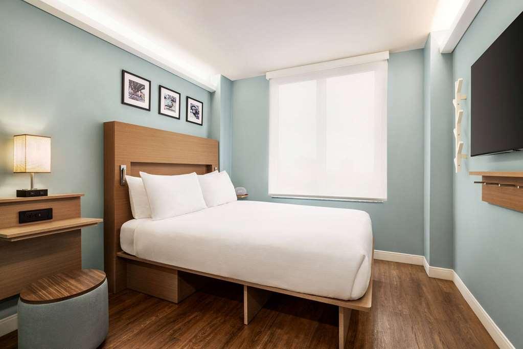 Wingate By Wyndham Bronx Haven Park Hotel New York Room photo